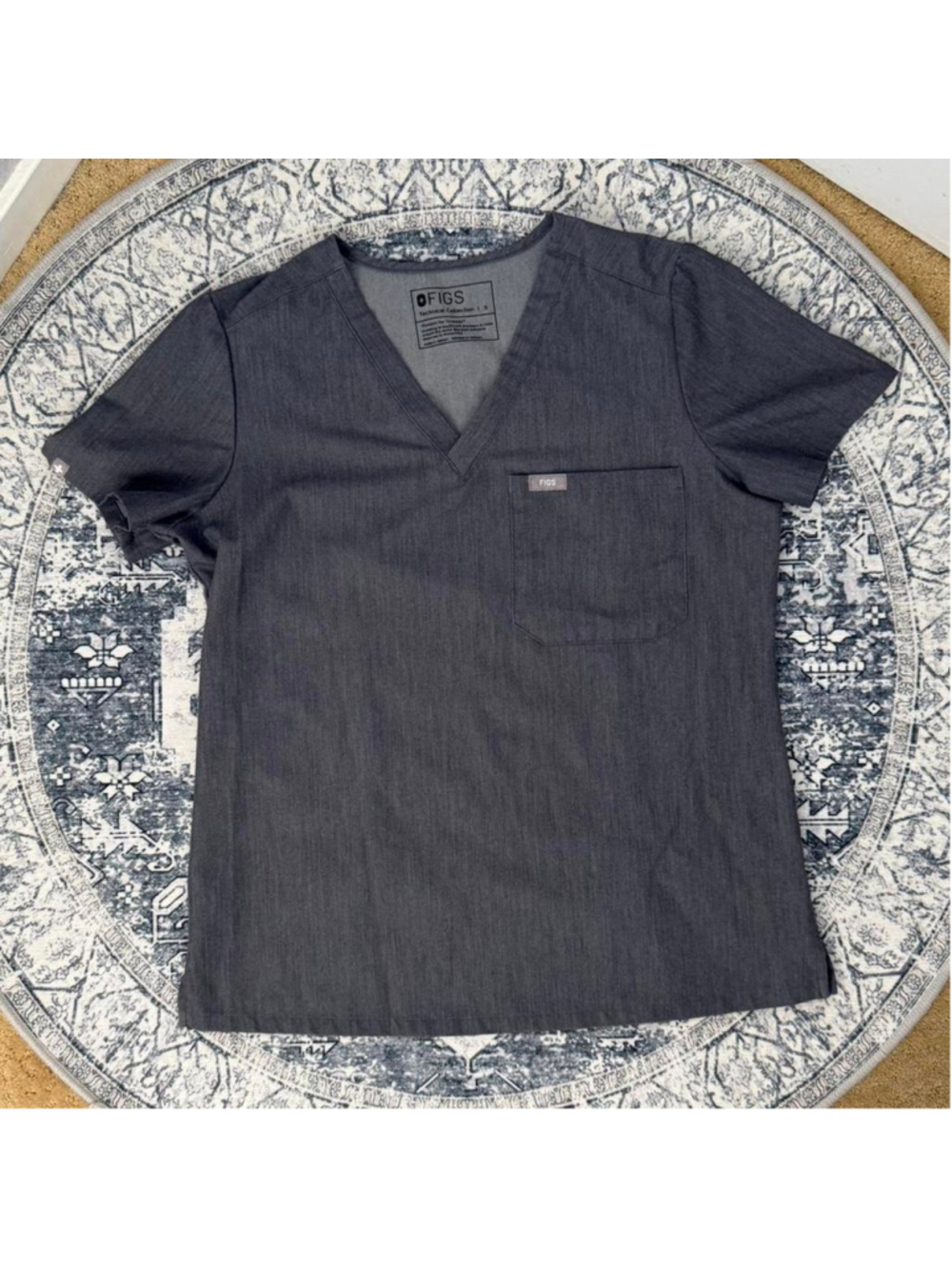 Figs grey scrub top - Size S